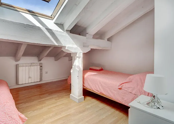 Preciosa Buhardilla En Hondarribia, Centro, 2 Hb * 宏达瑞比亚